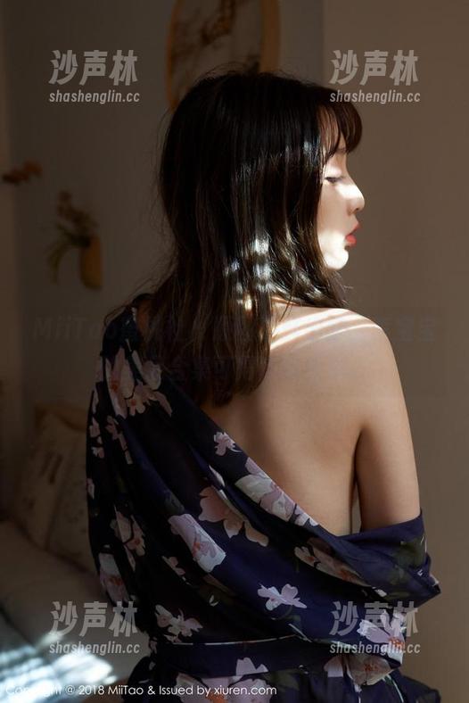 MiiTao蜜桃社-李宝宝 MiiTao蜜桃社 - 原图新鲜出炉,李宝宝的美足合集可得随时查看。