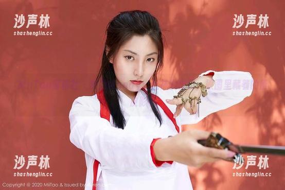 MiiTao蜜桃社-梦乃Mandy MiiTao蜜桃社 - 梦乃Mandy:丝袜的出口,原图里藏着的俏皮影子