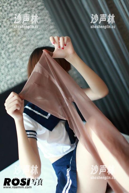 ROSI ROSI送上的白丝美图,确实别具一格,谁说“白”就不能“丝滑”?