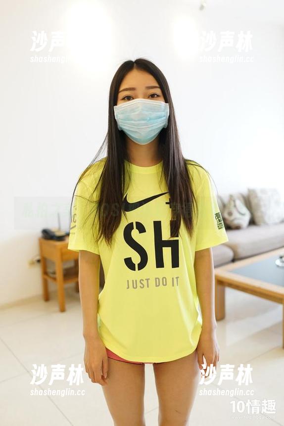私拍之美，ROSI把泳装穿得毫不费力！