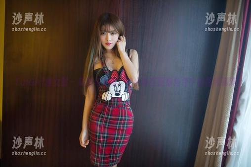 TuiGirl推女郎 - 美色与美食：纯小希在厨娘角色中的福利满满