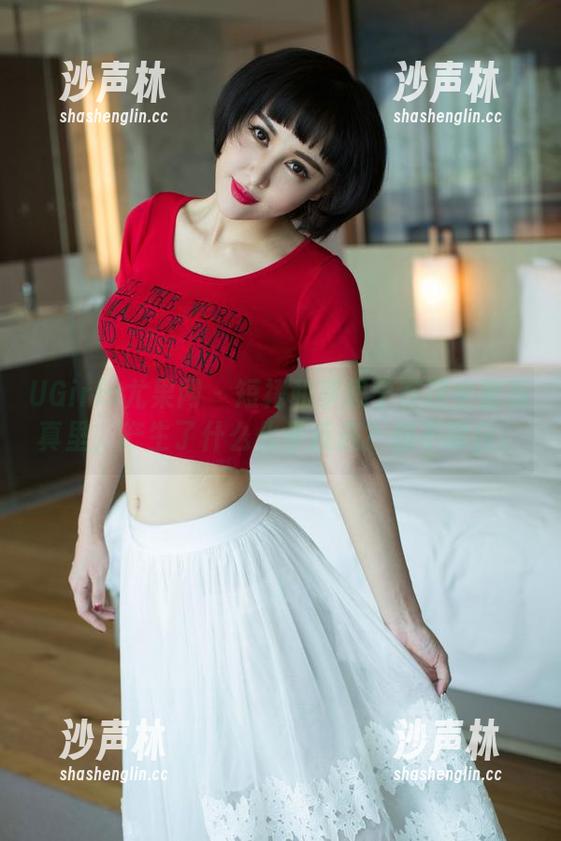 UGirls尤果网 - 短裙和李思宁在这全套写真里，产生了什么化学反应？想不明白。