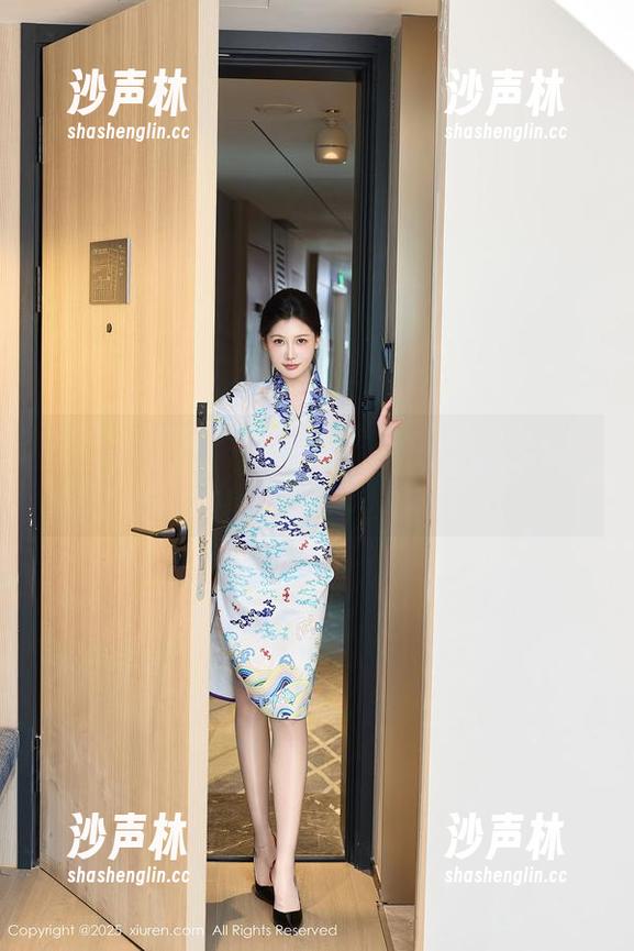 Xiuren秀人网-爱酱里 Xiuren秀人网 - 一看到爱酱里的白裙,我的美图库被催着涨粉新壁纸!太酷了!