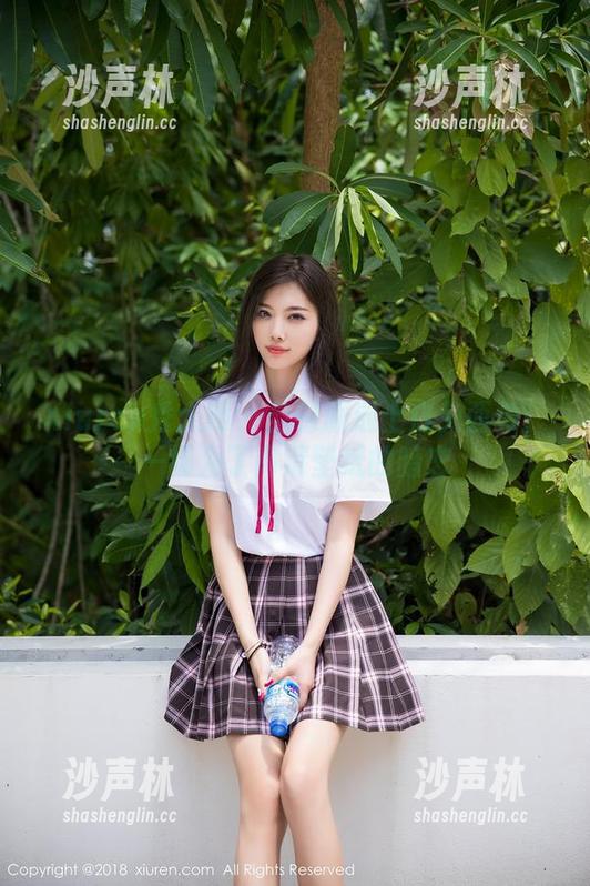 Xiuren秀人网-白兔西希 Xiuren秀人网 - 当制服遇上白兔西希:一场为了高清壁纸的暗恋