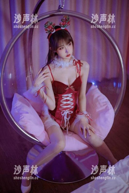 余多多Dudu的制服写真集：精选穿搭宴，我能问问几套是你的梦吗？