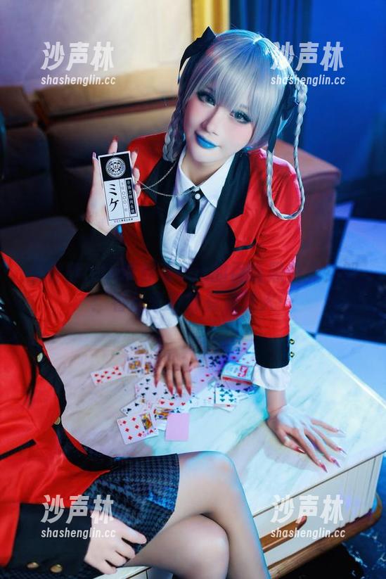 兔胖胖min带你看cos的百合黑白兔女郎：看起来好像有点过火…