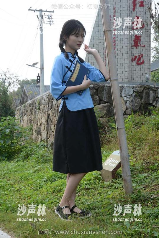 初夏女神 - 在线逛逛柒柒的居家图集，这个角落太完美了，灵感满满。