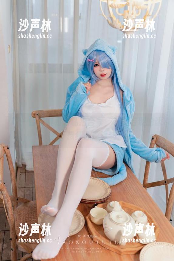 咬一口兔娘 咬一口兔娘和服私拍合集,若隐若现的诱惑,想红心速递嘛?