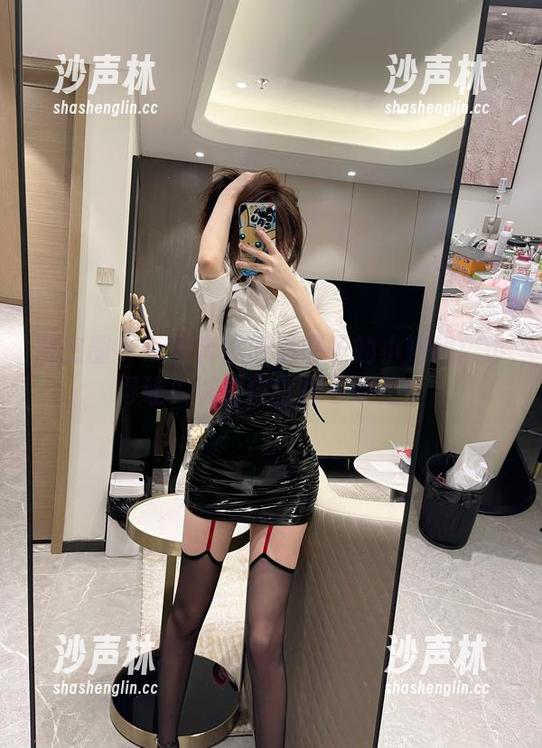 微密圈 - 观看奔跑的晶骡子的小短裙：小得让人以为风会把它吹走！