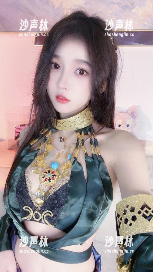 小小奶瓶儿 小小奶瓶儿的私房密语,纯欲吊带搭配美图,太妙了!