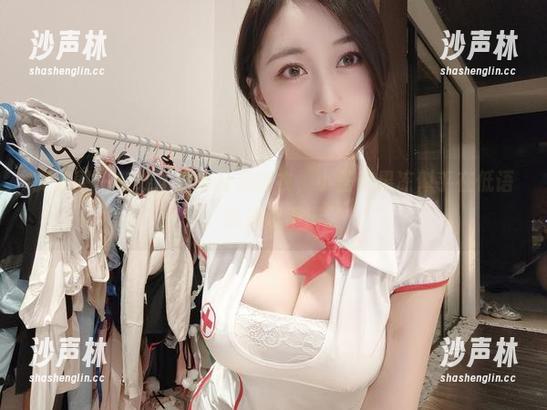 小玉吃果冻 微密圈 - 在线高清的红色睡衣,小玉吃果冻似乎在低语,我却听不清。