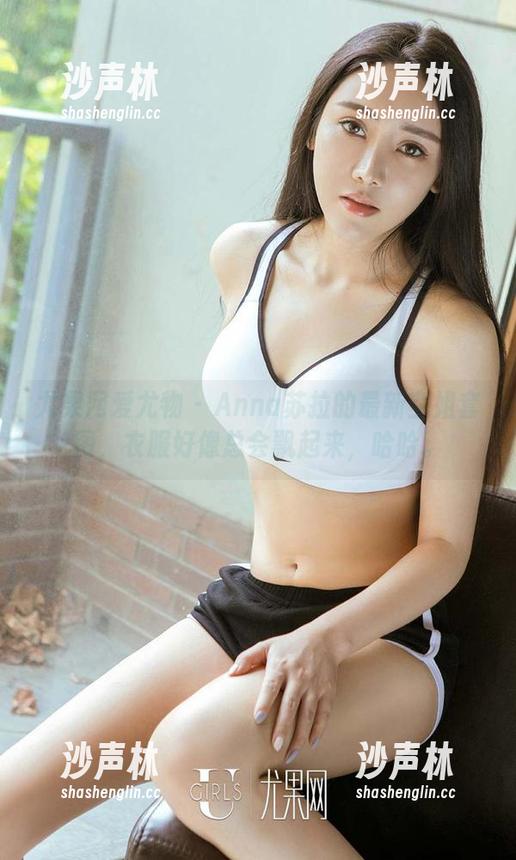 尤果网爱尤物 - Anna苏拉的最新空姐套图，衣服好像总会飘起来，哈哈。