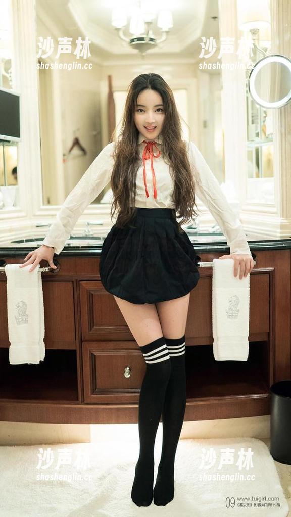 推女郎-何奕恋 推女郎 - 看完何奕恋的这组自拍,我对她有了新的认识,真有趣