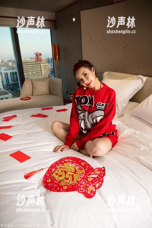 果儿Victoria 微密圈 - 赤脚为乐,果儿Victoria带你升级到红底高跟的写真套图,出门前别忘了化个妆!