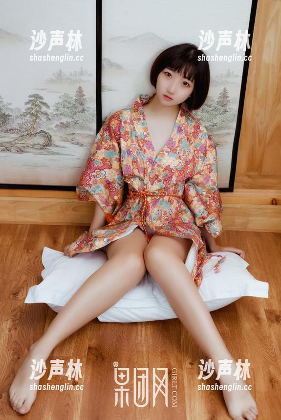果团网 - 莫雅淇高跟鞋秀场：看她踩着鞋子走上人生巅峰，资源快来打包一波！
