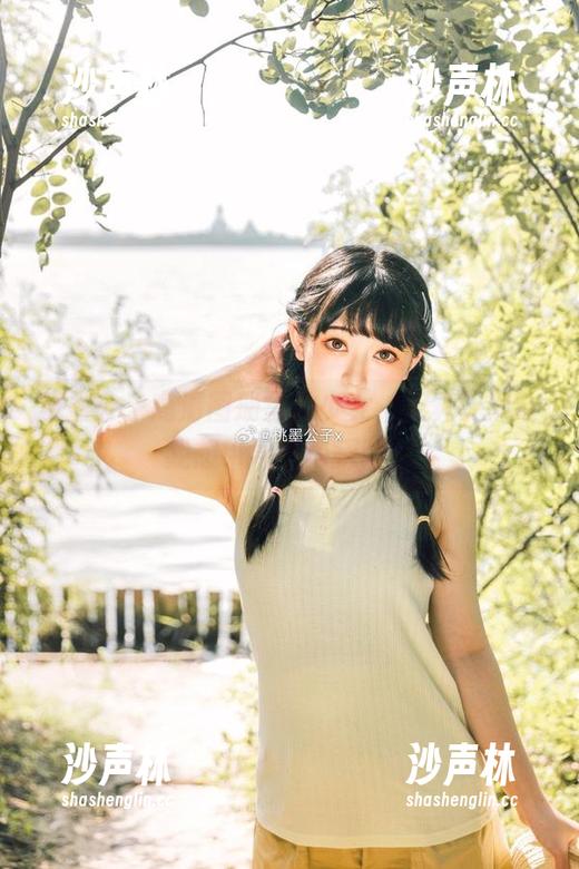 桃墨公子 桃墨公子高清图册里的少女,天真无邪让我想引导她去探险。
