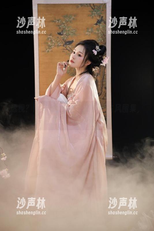 透视？照样有，桃暖酱的汉服古风图集，轻松撩起无限遐想。