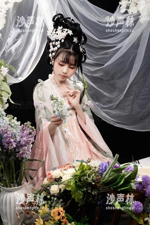 爆机少女喵小吉 精选的美图里,爆机少女喵小吉那双丝袜,简直把我心都撩来撩去的。