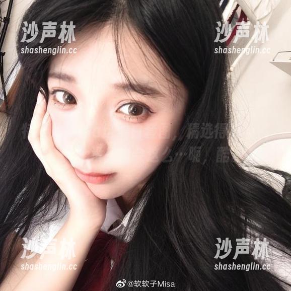 特软儿Sona这黑白套图，精选得真不错，完全没想过会这么…呃，酷。