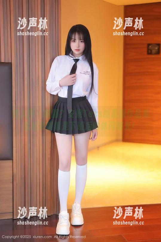秀人网 - 制服？安妮Tess的最新作品集看起来倒像是下班后的休闲时光！