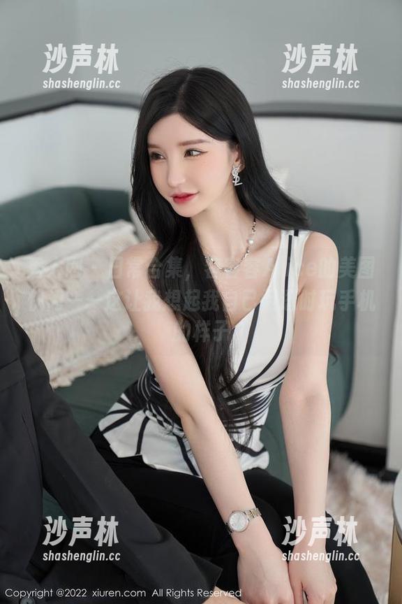 秀人网-容容容Alice 秀人网 - 日常合集,容容容Alice的美图快闪——这让我想起我自己闲逛时玩手机的样子