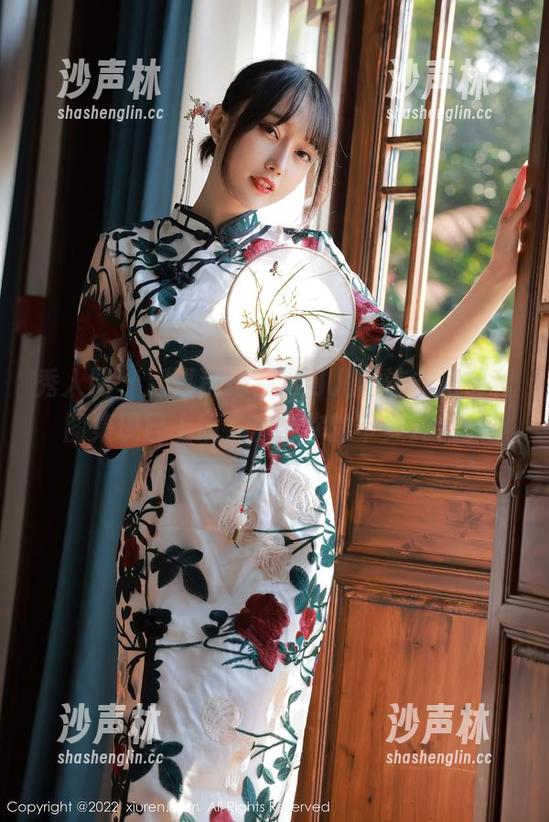 秀人网-李可儿 秀人网 - 别再犹豫,李可儿的连衣裙福利图集现已上线,直击你的审美死穴。