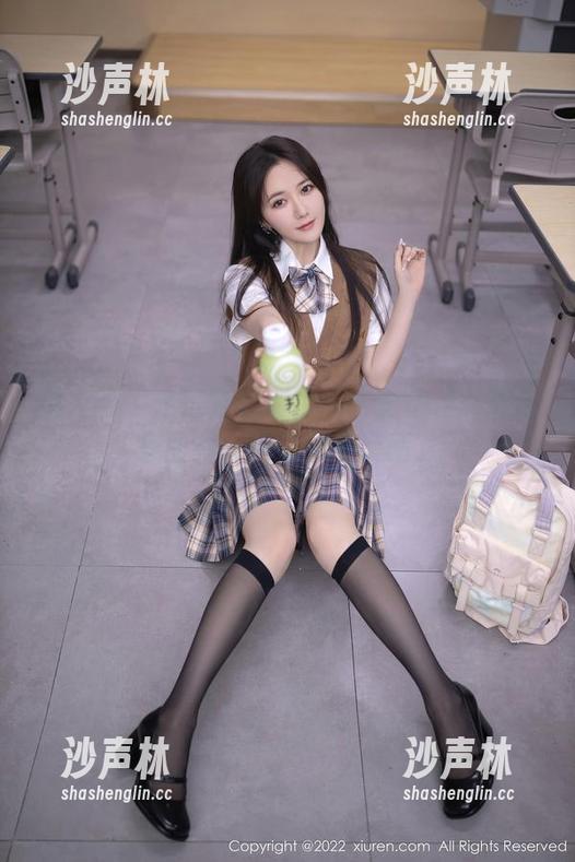 秀人网 - 走过路过别错过：甜佳佳女孩合集图片，让你目不转睛。