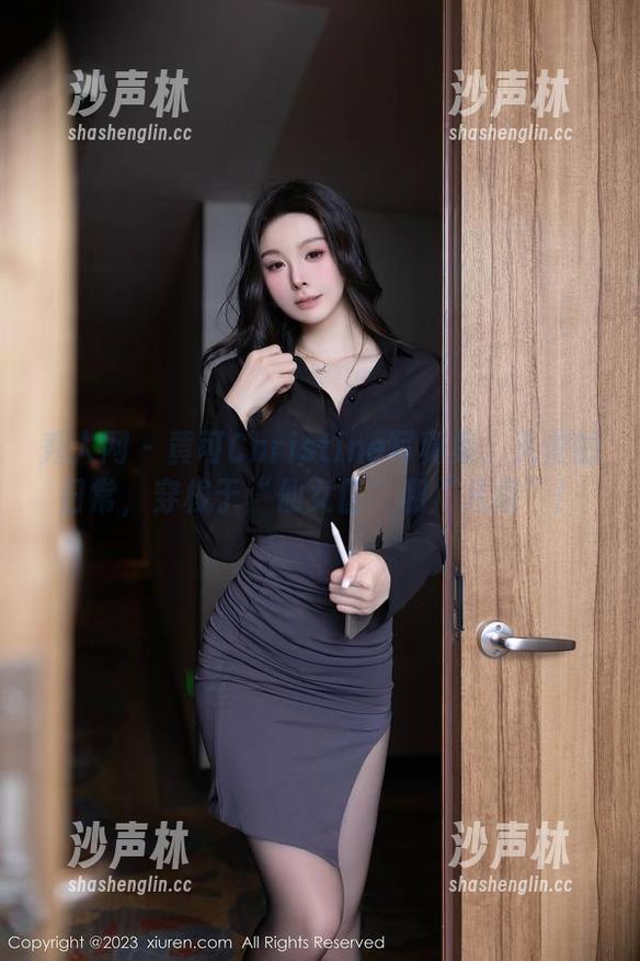 秀人网-黄可Christine 秀人网 - 黄可Christine写真集:天使的日常,穿梭于“仙女区”和“凡间”!