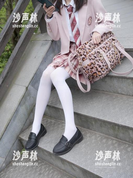 紧急企划-小婕 紧急企划 - 高清水手服+黑丝=小婕的魔力,赶紧下载吧!
