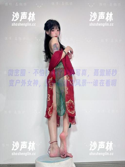 微密圈 - 不怕！拍个定制写真，聂傲娇秒变户外女神，至于后面的风景…谁在看啊？