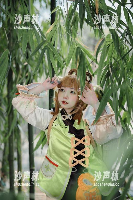 花铃Hana 花铃Hana化身灰丝女神的COS世界,图包将会让人心中默念“好家伙!”