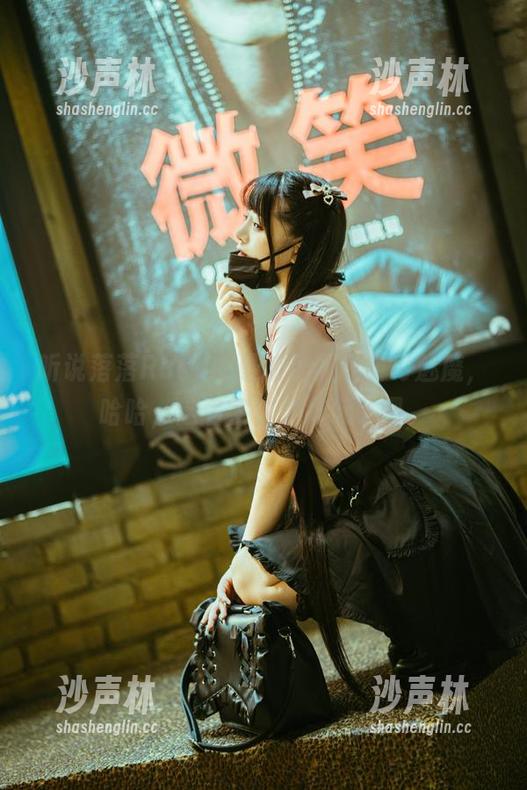 听说落落Raku的最新作品叫实习魅魔，哈哈，这名字也太好玩了吧。