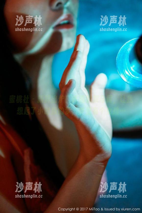 蜜桃社-许思铭 蜜桃社 - 新鲜出炉!许思铭双马尾,让我想起了小时候的梦,梦里有个女孩…