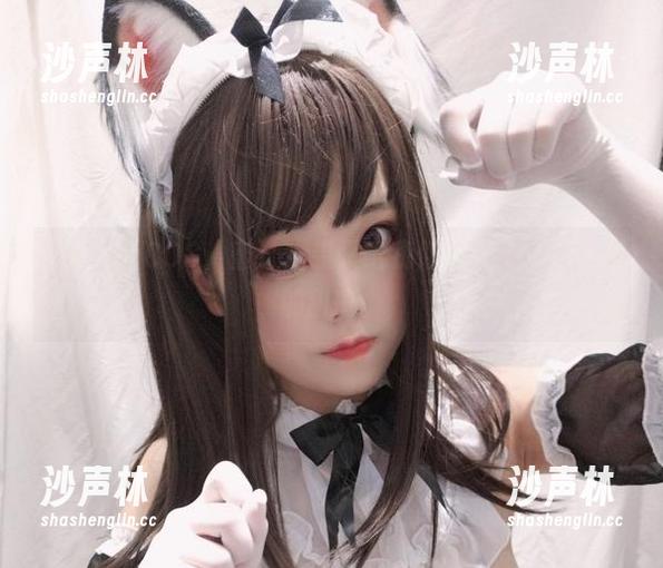透明护士COS，蜜汁猫裘又给我们带来了点不一样的甜蜜。