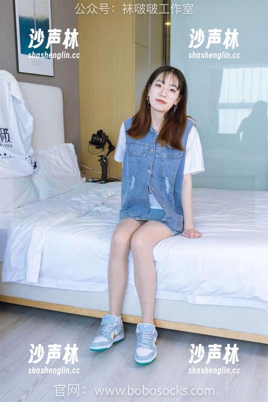 袜啵啵-小沫 袜啵啵 - 图包里都藏着小沫百变牛仔裤,谁说只能单调?