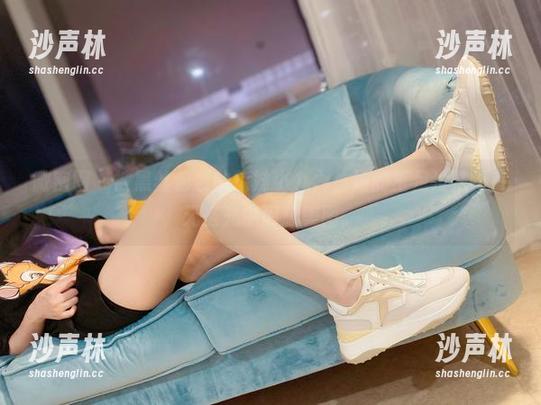 软妹小九九 微密圈 - 被黑丝包裹的软妹小九九,她的玉足没法不在无圣光中闪耀美图。