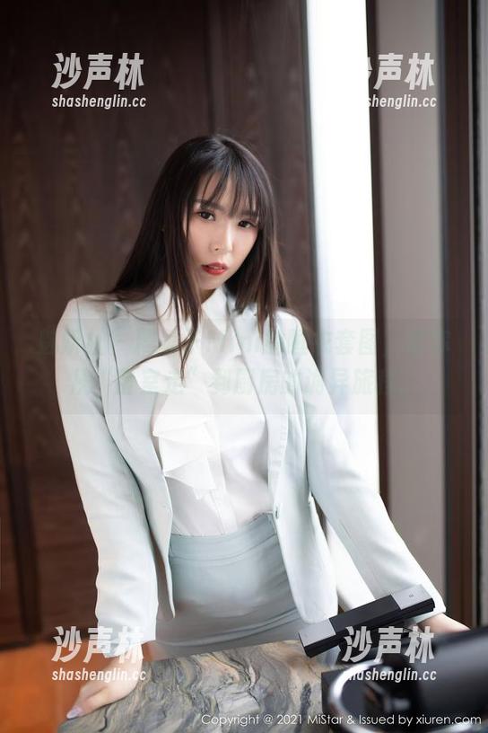 魅妍社 - 糯美子Mini的睡衣套图，带你从“卧室走”到厨房的诡异旅程。